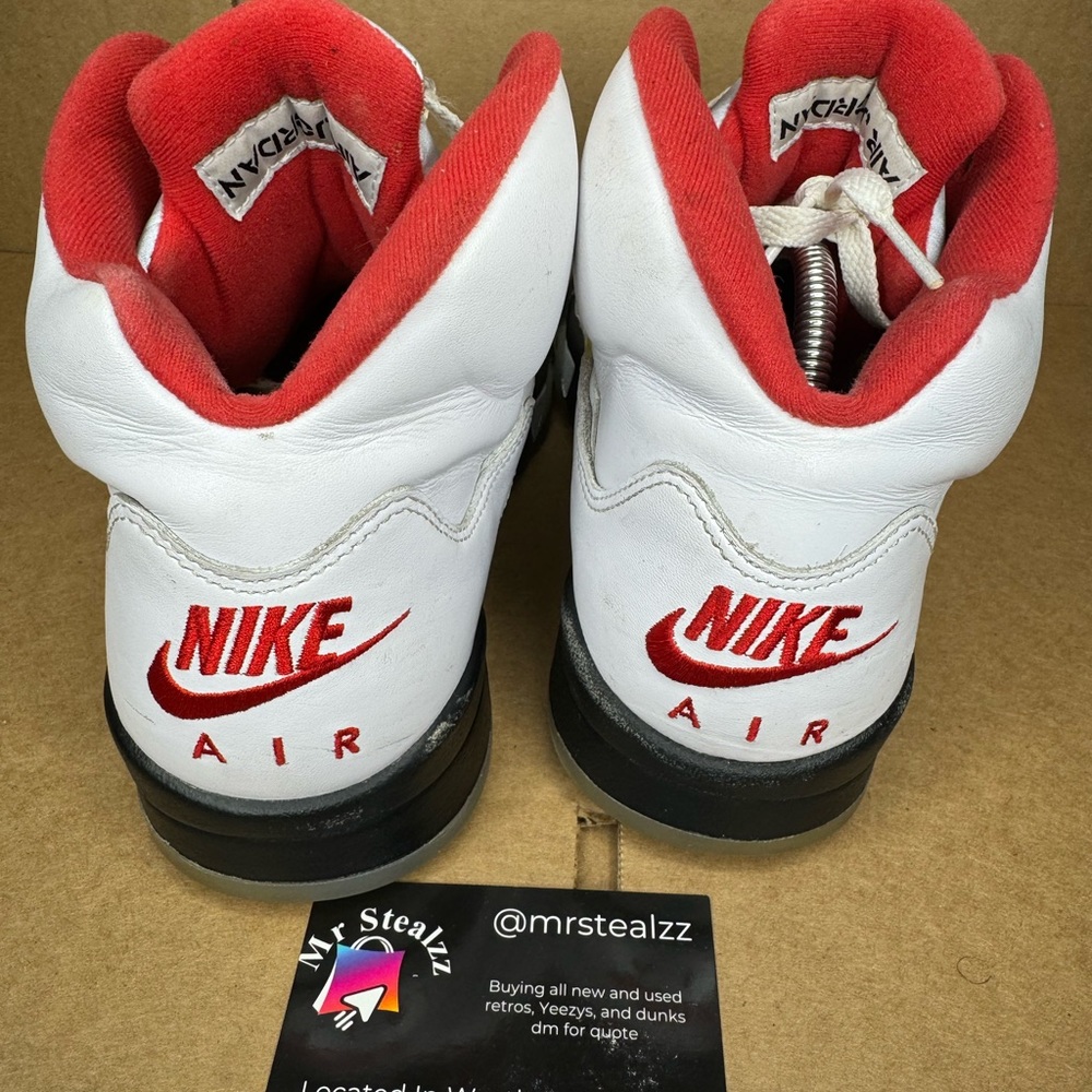 Jordan 5 Fire Red - Picture 3 of 5